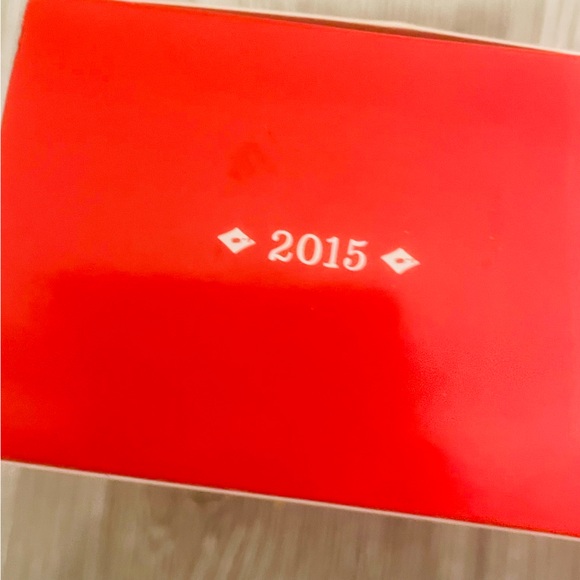 New Hallmark reindeer rock record player 2015 Christmas Ornament 3 Records/Song - Picture 6 of 11